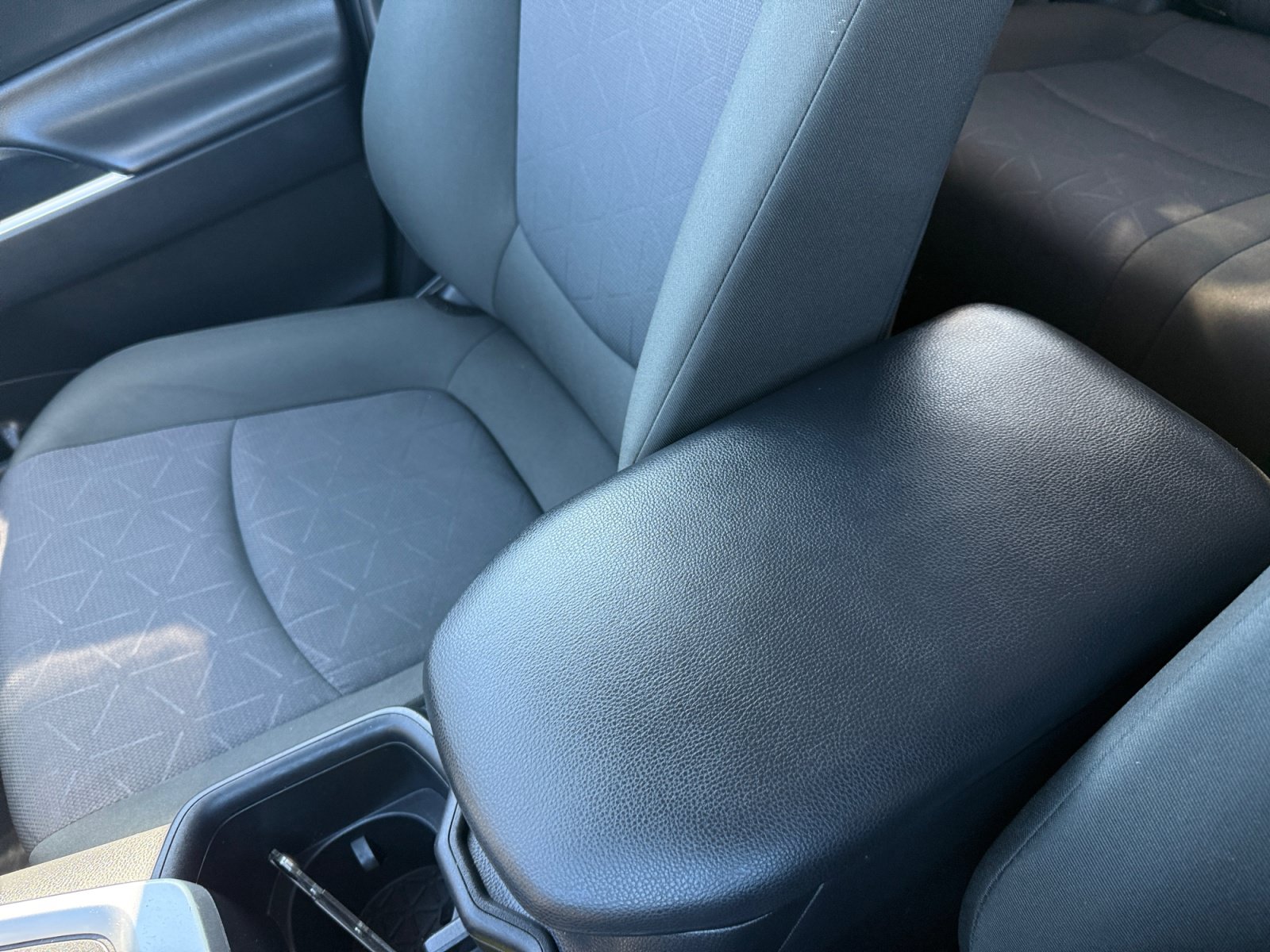 Used 2025 Toyota RAV4 XLE FWD image 14