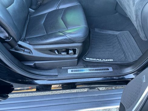 Used 2016 Cadillac Escalade ESV Platinum image 9