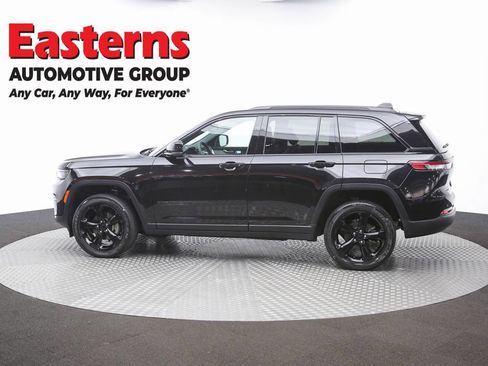 Used 2024 Jeep Grand Cherokee Altitude AWD/4WD image 62
