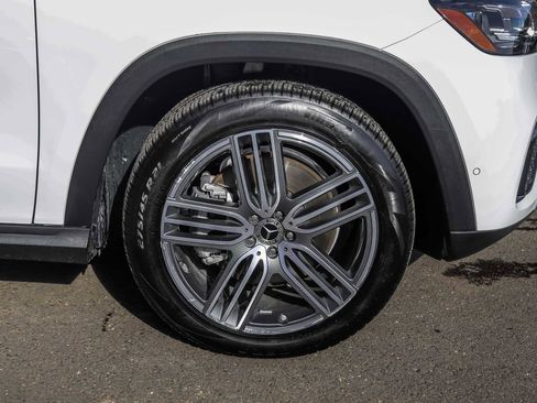 Used 2024 Mercedes-Benz GLS 450 4MATIC image 7