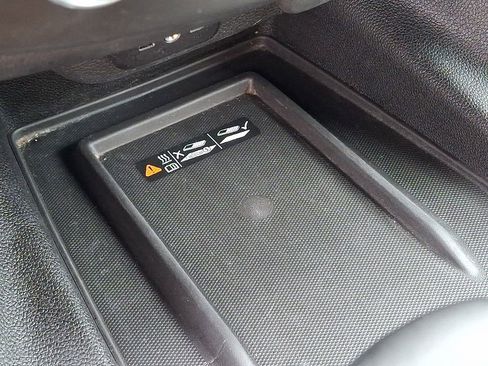 Used 2023 Chevrolet Traverse LT image 26