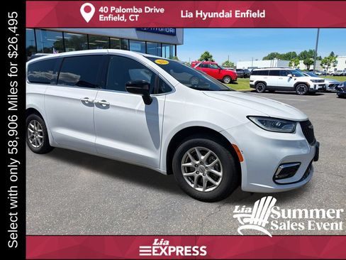 Used 2025 Chrysler Pacifica Select FWD image 1