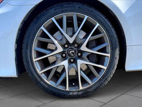 Used 2017 Lexus RC 200t image 10