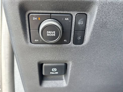 Used 2025 Ford Expedition Max Platinum w/ Driver's Package AWD/4WD image 14