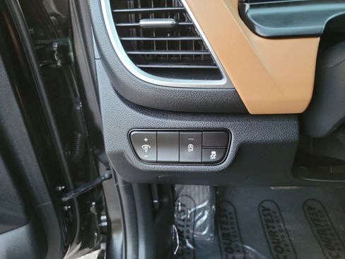 Certified 2024 Kia Seltos EX FWD image 26