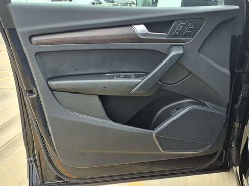 Used 2024 Audi Q5 2.0T Premium w/ Convenience Package image 14