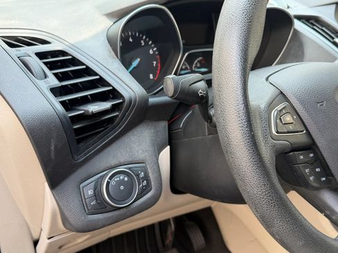 Used 2017 Ford Escape SE w/ Equipment Group 201A FWD image 27