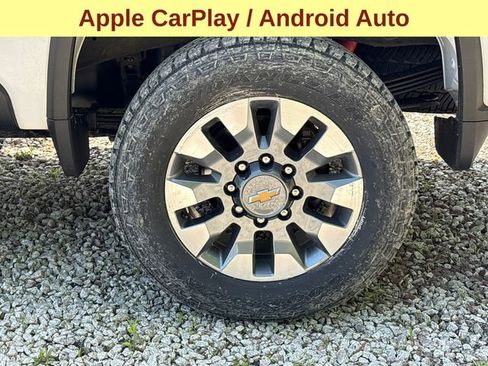 Used 2024 Chevrolet Silverado 2500 Custom AWD/4WD image 9