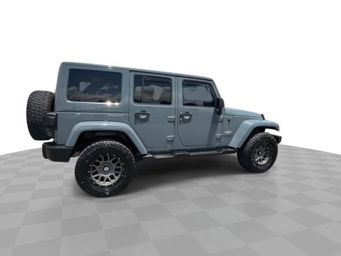 Used 2015 Jeep Wrangler Unlimited Sahara AWD/4WD image 9