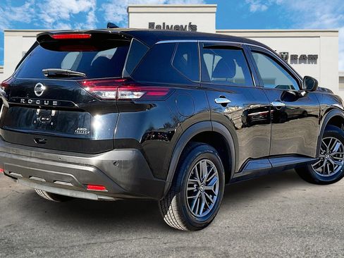 Used 2021 Nissan Rogue S image 2