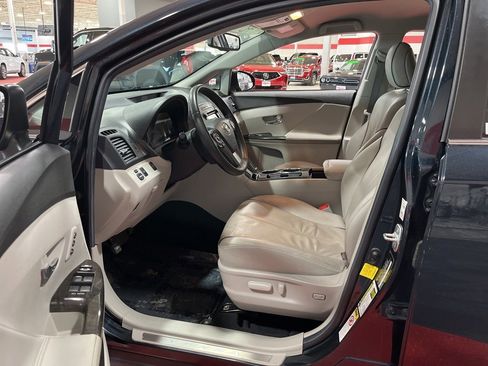 Used 2013 Toyota Venza XLE w/ Tow Prep Pkg image 10