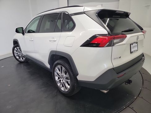 Used 2021 Toyota RAV4 XLE Premium FWD image 6