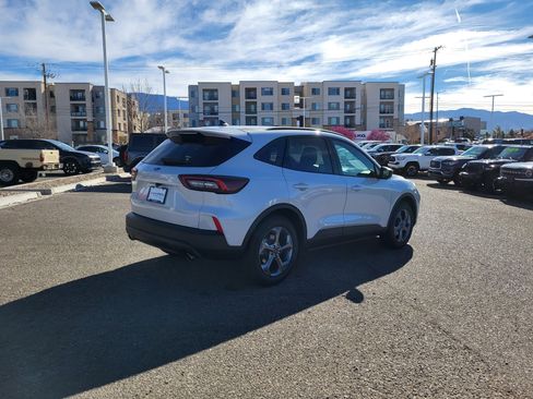 Used 2026 Ford Escape ST-Line w/ Cold Weather Package image 5