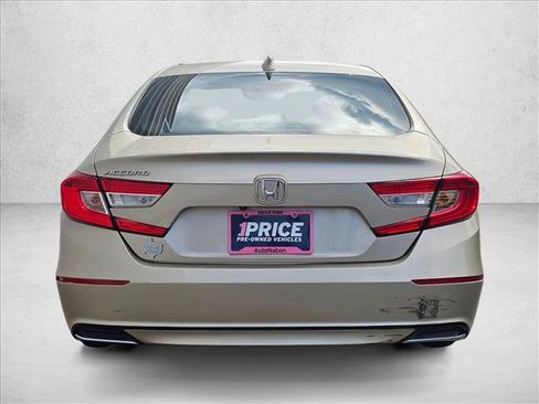 Used 2019 Honda Accord EX image 4