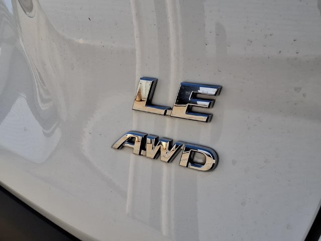 Used 2024 Toyota RAV4 LE AWD/4WD image 25
