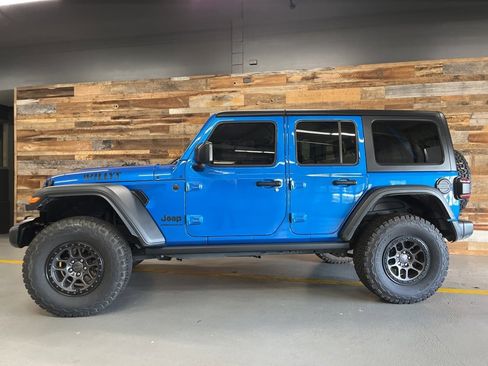 Used 2023 Jeep Wrangler Willys image 10