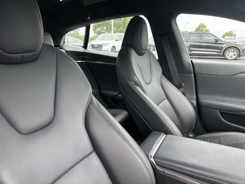 Used 2022 Tesla Model S AWD/4WD image 34