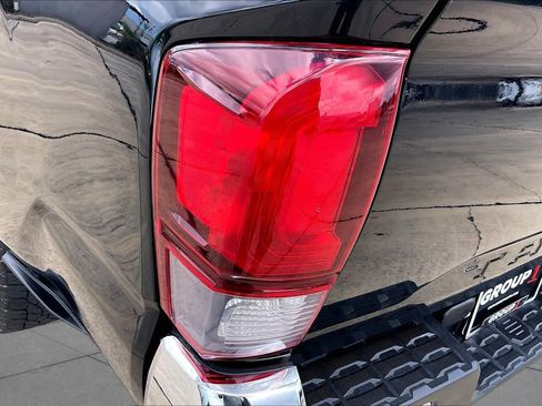 Used 2020 Toyota Tacoma SR5 RWD image 29