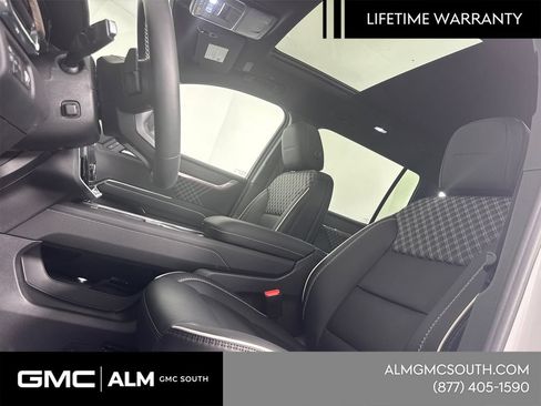 New 2026 GMC Acadia Denali w/ Super Cruise Package FWD image 37
