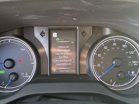 Used 2021 Toyota Venza LE w/ Carpet Mat Package (TMS) image 14