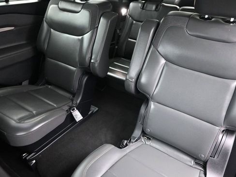Used 2025 Ford Explorer Active w/ Active Comfort Package RWD image 20