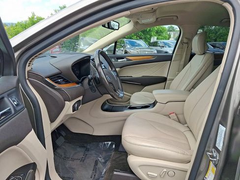Used 2017 Lincoln MKC Select w/ Select Plus Package AWD/4WD image 13