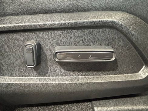 Used 2025 Honda Pilot TrailSport image 38