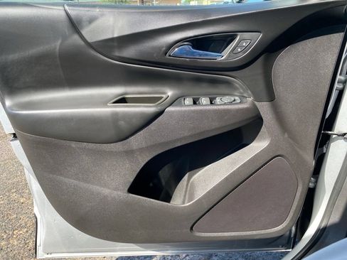 Used 2018 Chevrolet Equinox LT FWD image 27