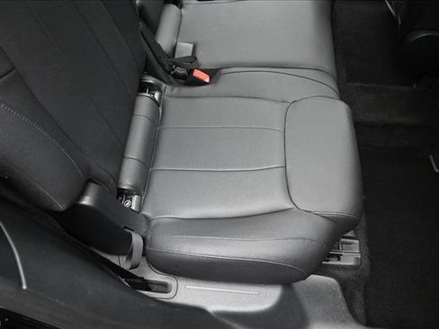 Certified 2023 Mercedes-Benz GLB 250 4MATIC image 23