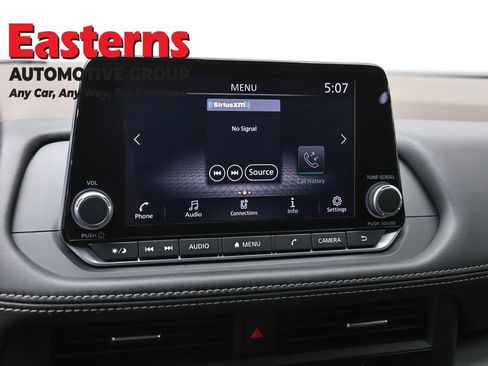 Used 2023 Nissan Rogue S AWD/4WD image 18