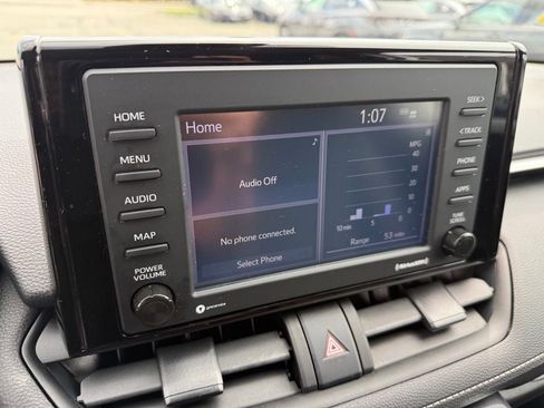 Used 2022 Toyota RAV4 LE AWD/4WD image 26