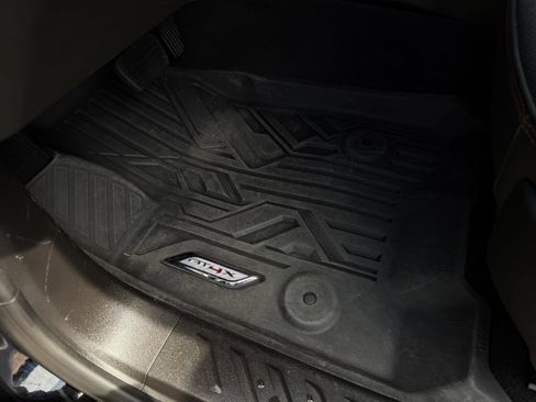Used 2024 GMC Canyon AT4X AWD/4WD image 15
