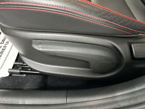 Used 2018 Hyundai Elantra GT Sport FWD image 10