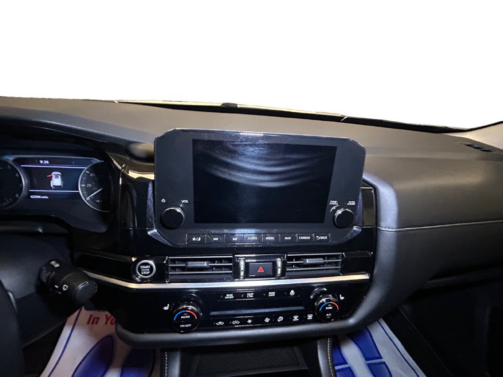 Used 2024 Nissan Pathfinder SL AWD/4WD image 11