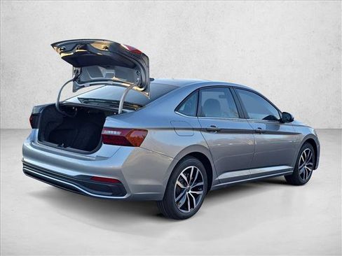 New 2026 Volkswagen Jetta SE image 2