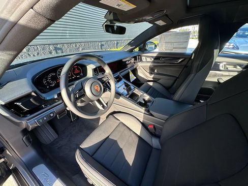 Certified 2026 Porsche Panamera RWD image 4