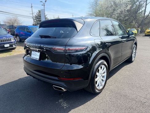 Used 2022 Porsche Cayenne AWD/4WD image 3