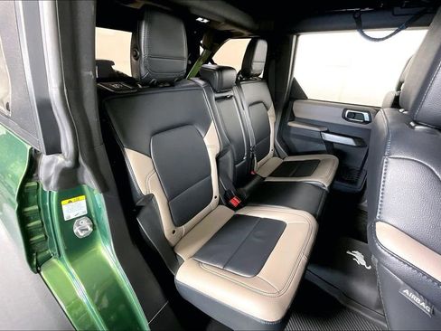 Used 2023 Ford Bronco Wildtrak image 27