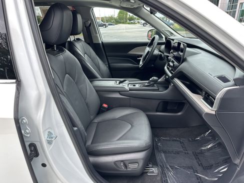 Used 2024 Toyota Grand Highlander AWD Hybrid image 35