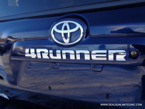 Used 2015 Toyota 4Runner SR5 image 5
