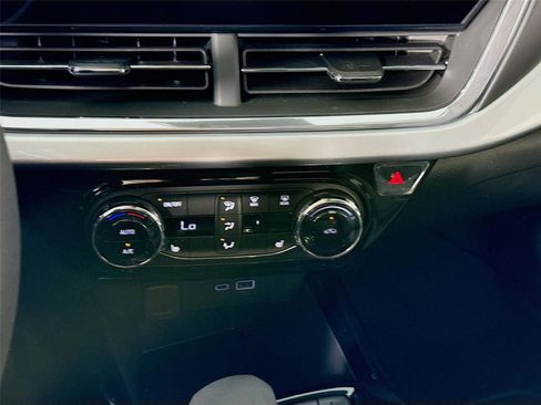 New 2026 Chevrolet Trax LT w/ Driver Confidence Package FWD image 9