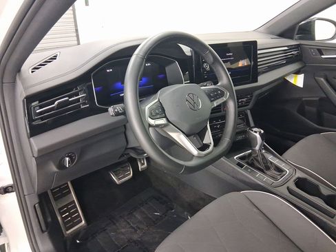 Used 2025 Volkswagen Jetta Sport image 19