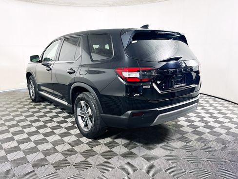 Used 2025 Honda Pilot EX-L image 5