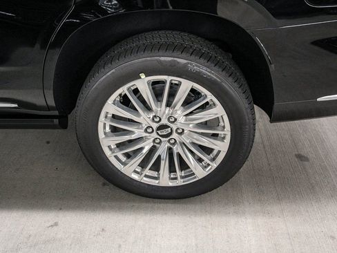 New 2026 Cadillac Escalade Luxury image 8