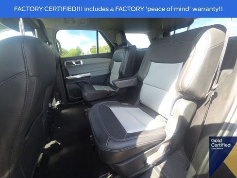 Used 2023 Ford Explorer XLT w/ Equipment Group 202A AWD/4WD image 19