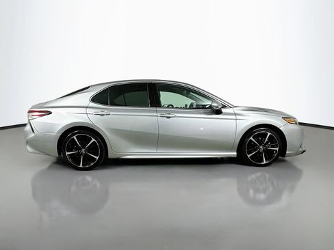 Used 2019 Toyota Camry XSE FWD image 9