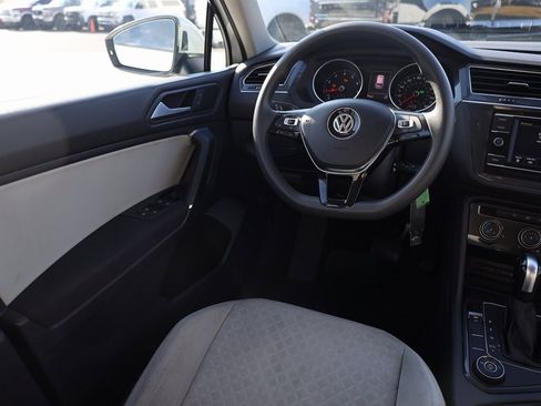 Used 2020 Volkswagen Tiguan S image 19