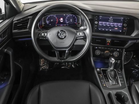 Used 2019 Volkswagen Jetta SEL w/ Cold Weather Package FWD image 38