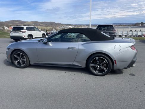 Used 2025 Ford Mustang Premium RWD image 7