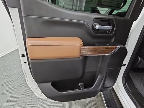 Used 2021 Chevrolet Silverado 1500 High Country w/ Technology Package image 37